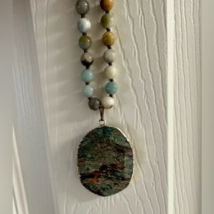 Turquoise stone pendant necklace